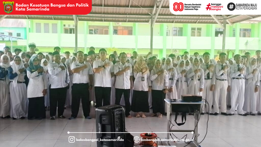 Badan Kesatuan Bangsa dan politik Kota Samarinda Gelar Sosialisasi Pendidikan Politik bagi Pelajar SMP Negeri 2 Samarinda