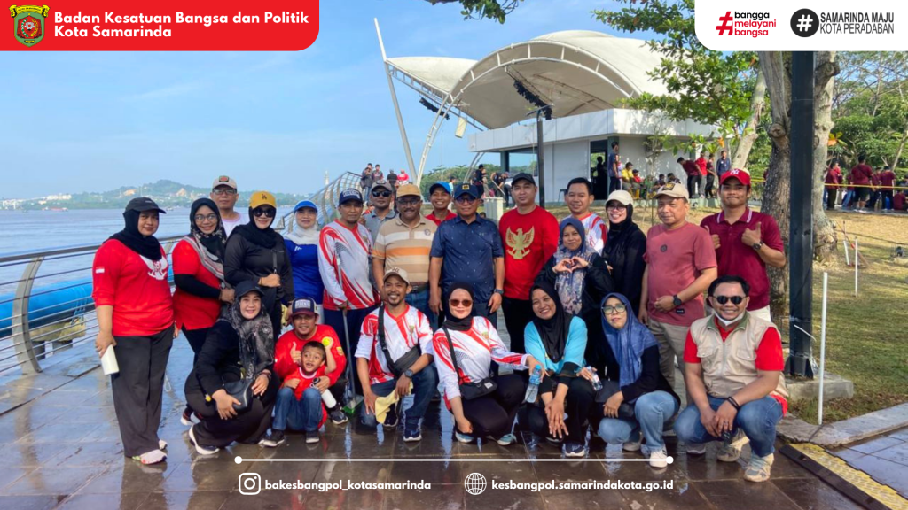 Badan Kesatuan Bangsa dan Politik Kota Samarinda Ikuti Gotong Royong di Teras Samarinda Pasca Aksi 412
