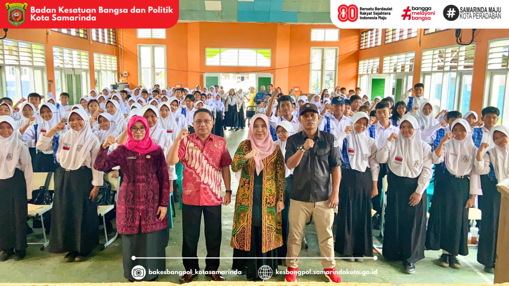 Badan Kesatuan Bangsa dan Politik Kota Samarinda Berikan Pembekalan Kepemimpinan bagi OSIS dan PKS SMP Negeri 8 Samarinda