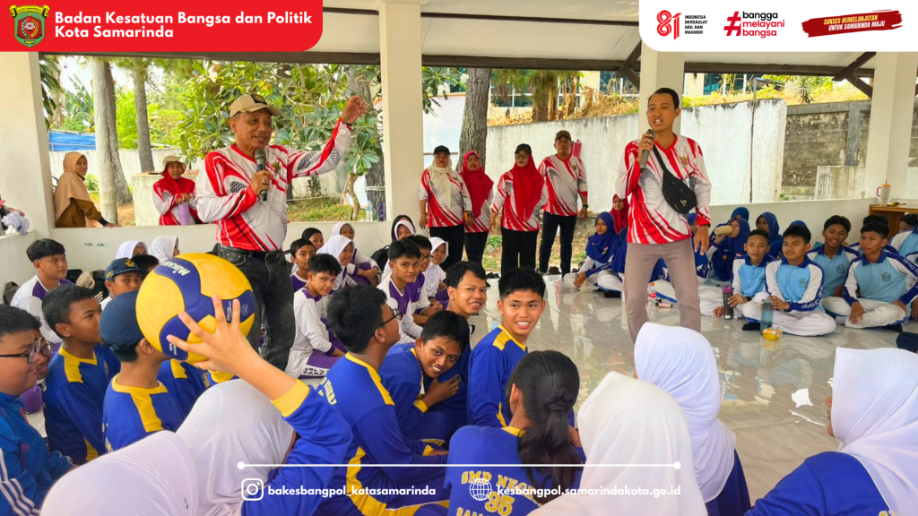 Pupuk Nasionalisme Sejak Dini, Kesbangpol Samarinda Gelar Gerakan Cinta Tanah Air Bagi Pelajar SMP di Taman Makam Pahlawan